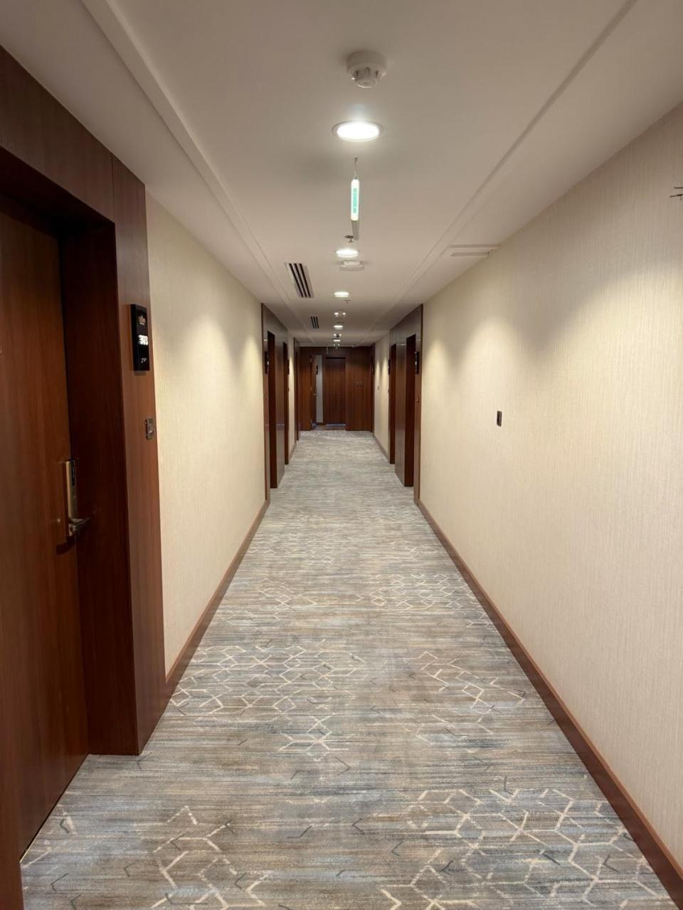 Crown Town Hotel Cidde Dış mekan fotoğraf